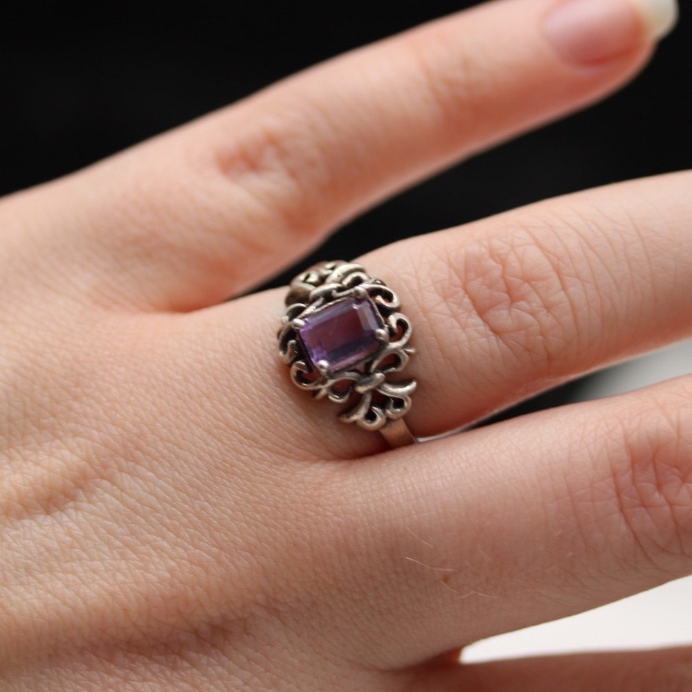 Vintage Sterling Silver Amethyst Filigree Ring Emerald Cut Gothic Scroll Sz 6.5 - Picture 7 of 9